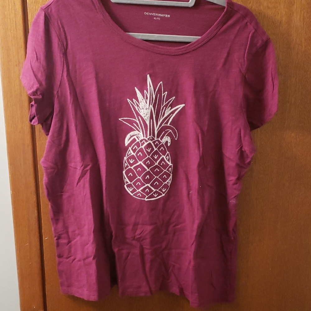 Denver Hayes Fushia Top with White Pineapple Design